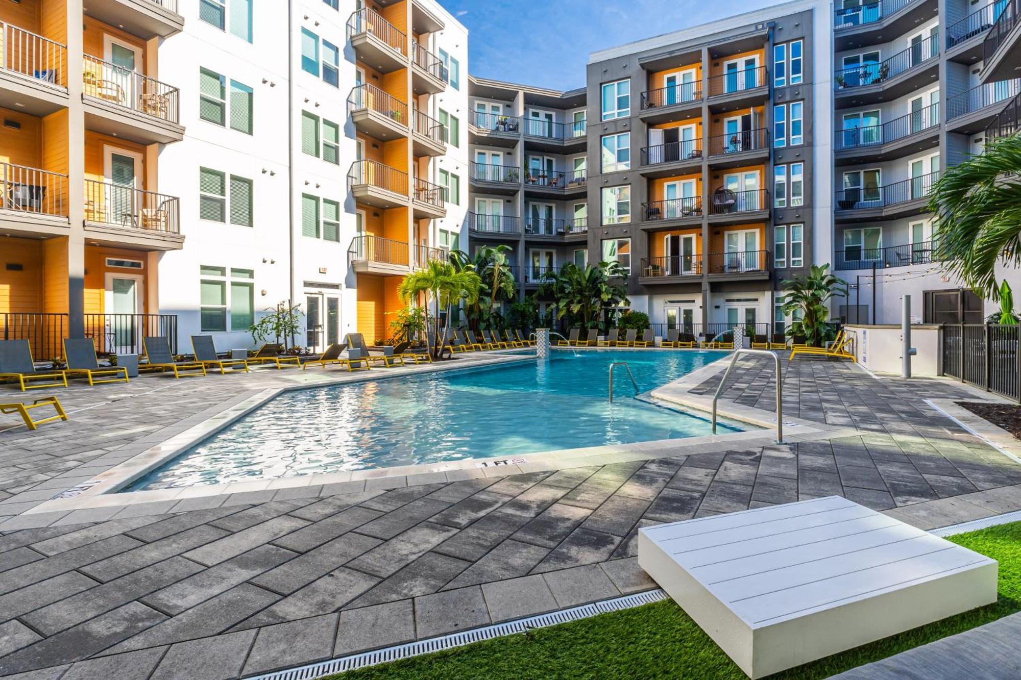 Appartement Tropicana Field 2 Bed In Dwtwn With Free Parking à St. Petersburg Extérieur photo
